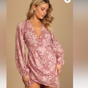 NWT Lulus Large Meant to Shine Dress 
Smoke free home